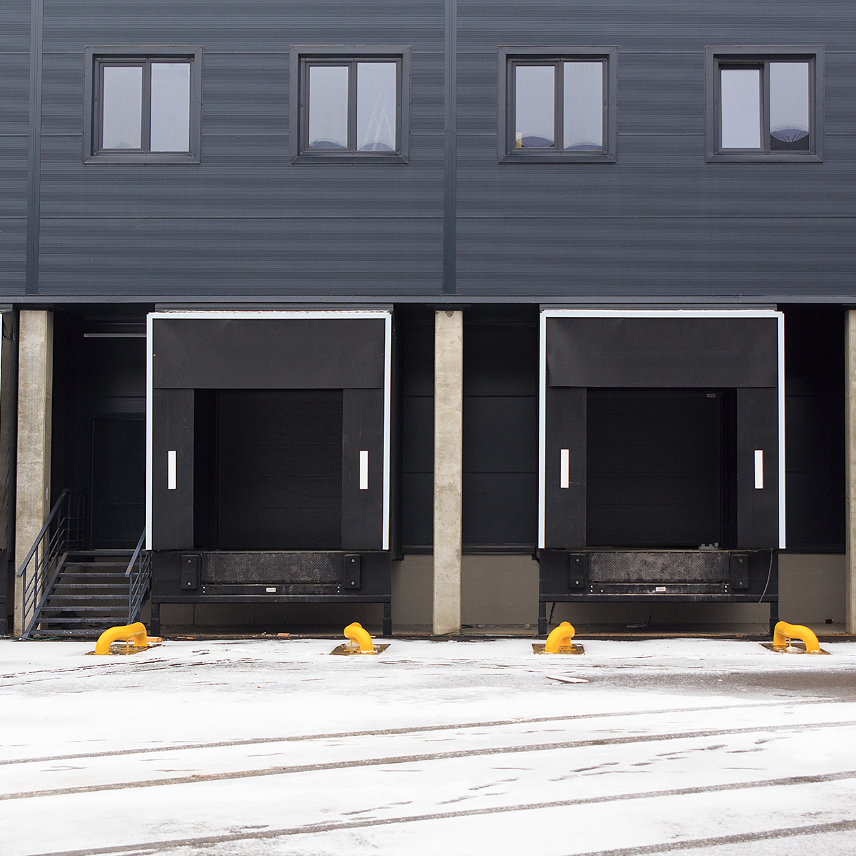 Understanding Loading Dock Levelers