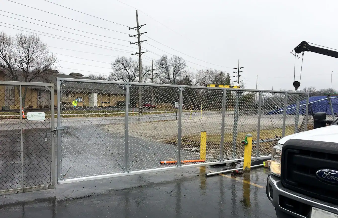 Secure chain-link gate installation for commercial property in St Louis.